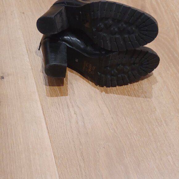 Leather boots by Catherine Malandrino - Picture 4 of 6